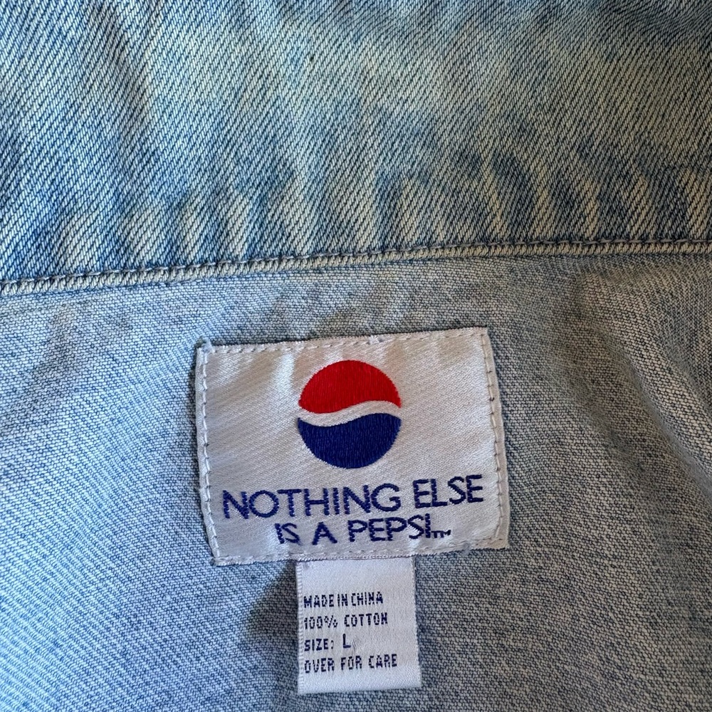 vintage 1990s Pepsi "Nothing Else Is A Pepsi" light blue denim trucker jacket - Picture 8 of 8